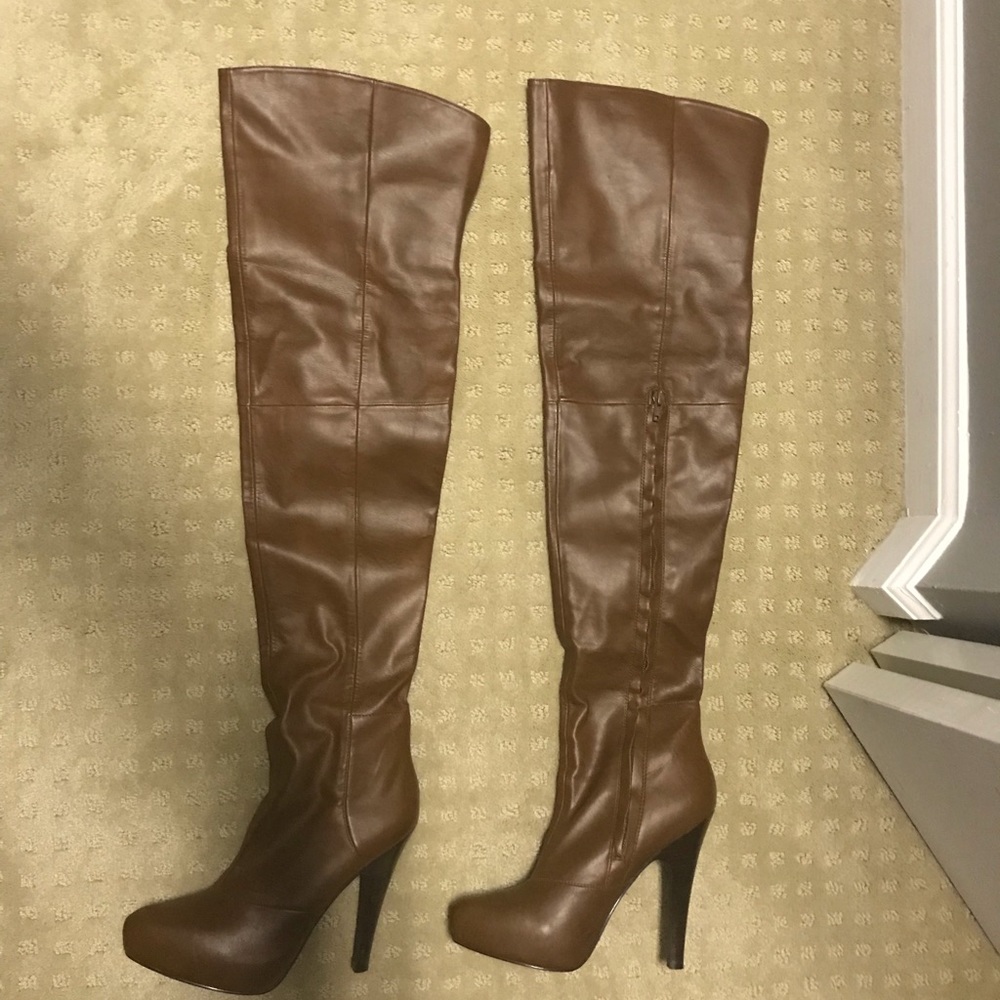 Knee-high leather boots
